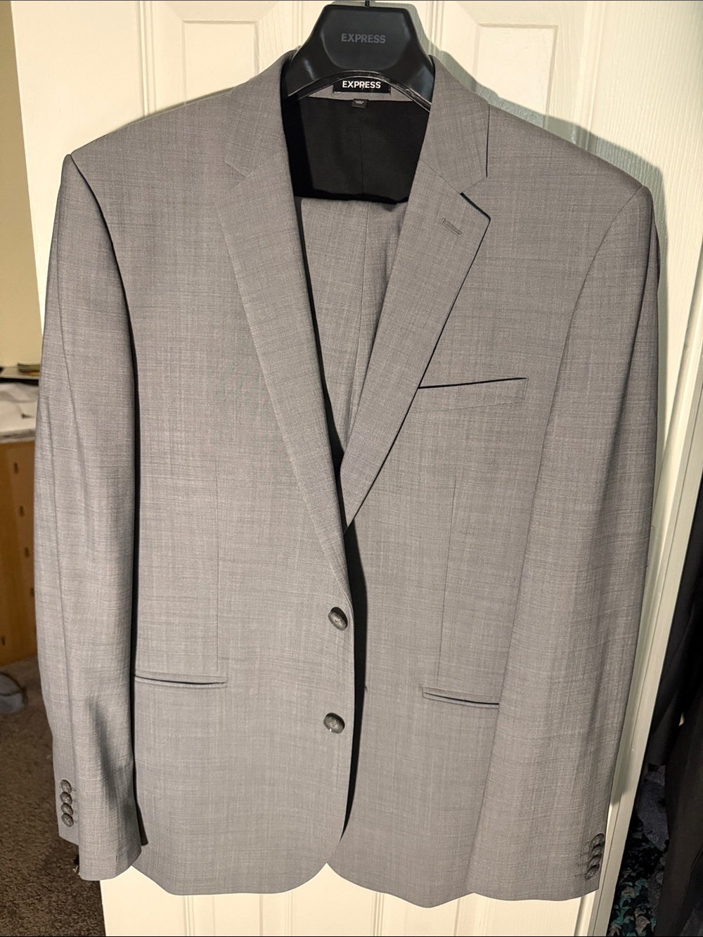Express Men’s Light Gray Two-Button Slim Suit Jacket w/garment bag